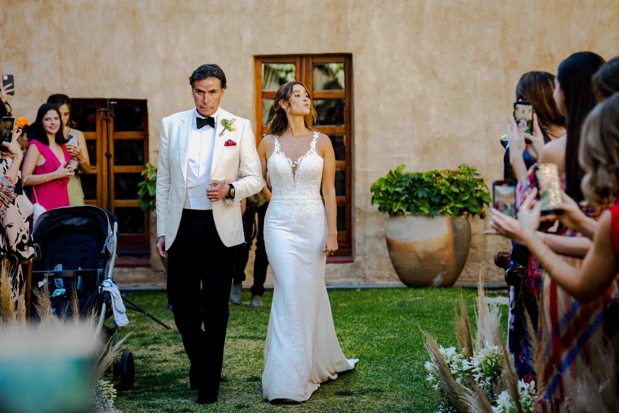 Sylvana & Felipe — Hotel Quinta Real, Jardín Etnobotánico — Douglas Favero Photography