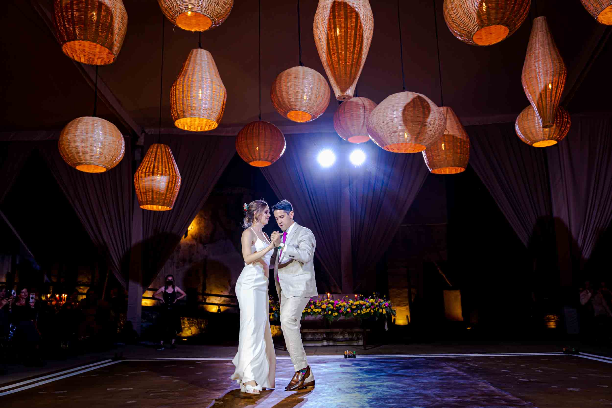 Anneka & Alejandro — El Cardenal, Centro Histórico — Douglas Favero Photography