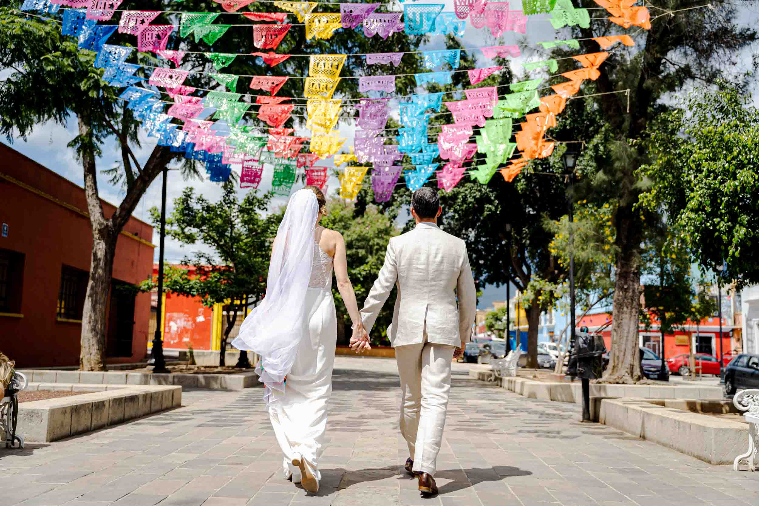 Anneka & Alejandro — El Cardenal, Centro Histórico — Douglas Favero Photography