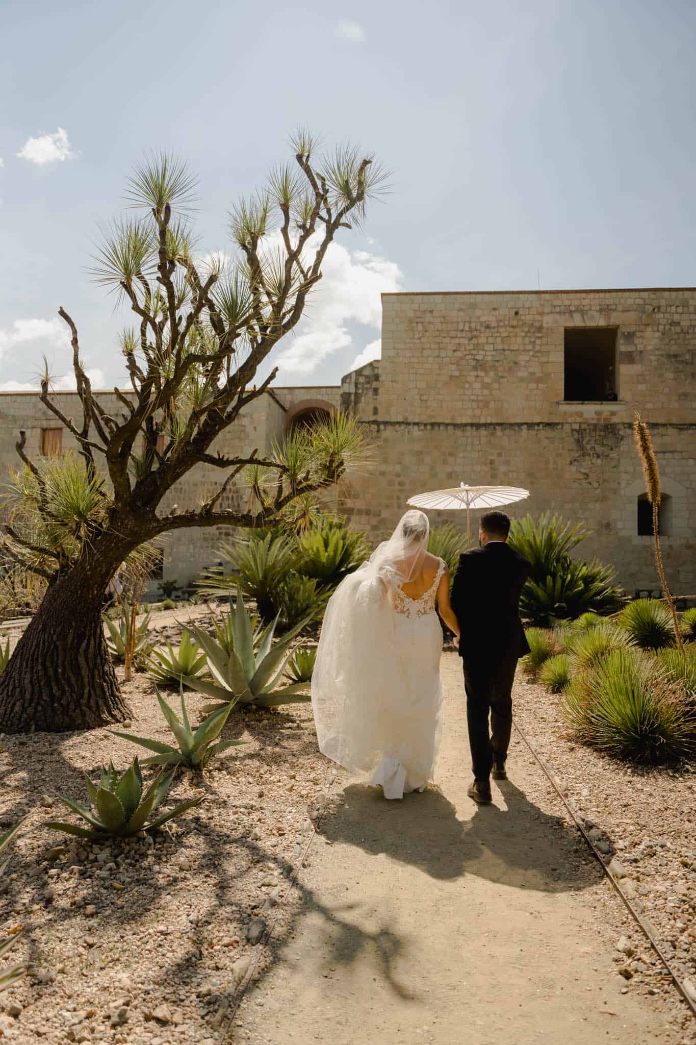 Danielle & José — Hotel Quinta Real, Jardín Etnobotánico — Douglas Favero Photography