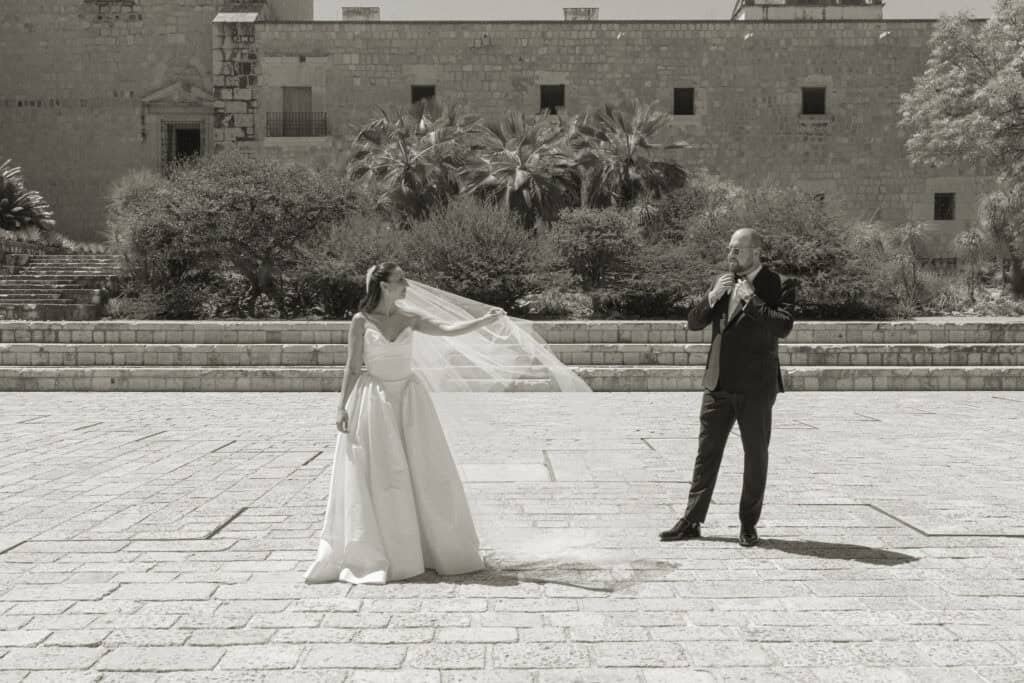 wedding couple, jardín etnobotánico, by douglas favero photography