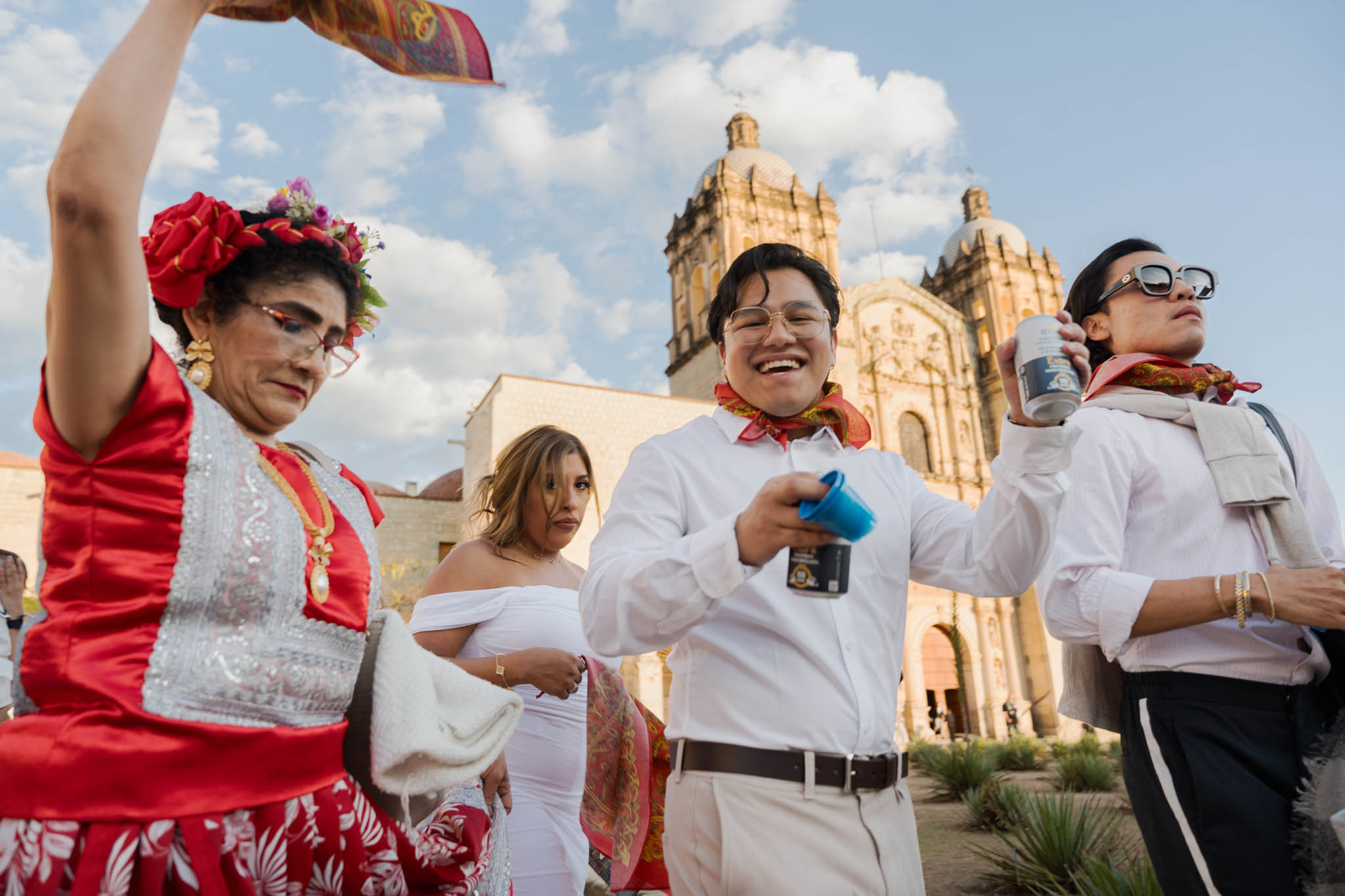 Vianey & Greyson — Esplanada Santo Domingo / El Chef Zapoteco — Douglas Favero Photography