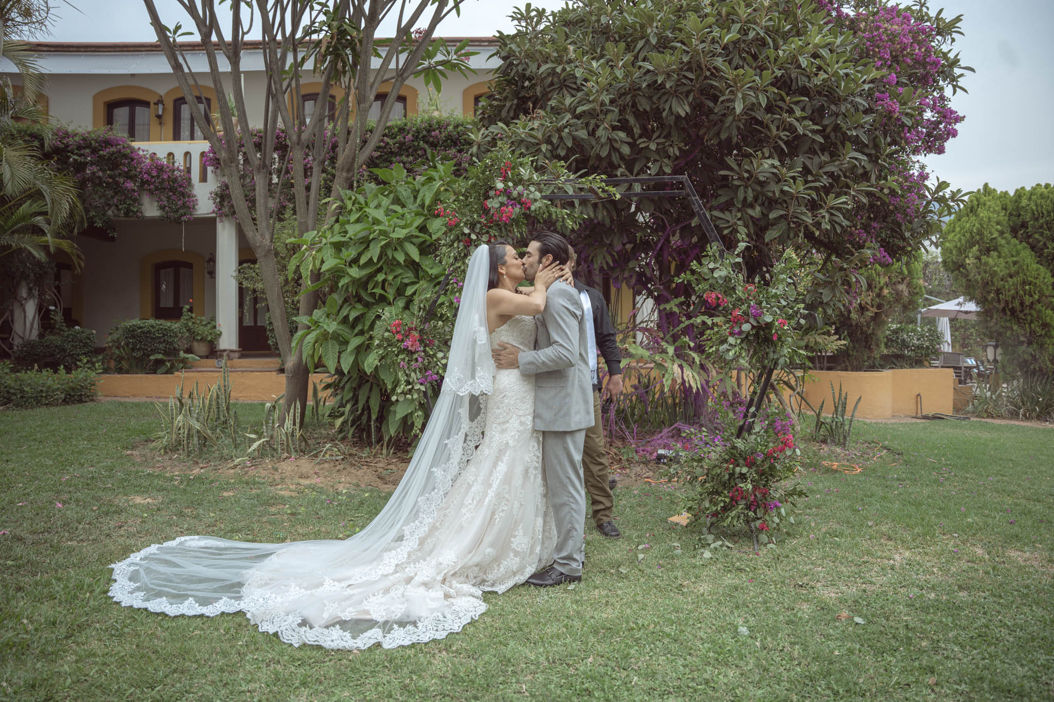 Valerie & Adan — Hotel Boutique Los Laureles — Douglas Favero Photography
